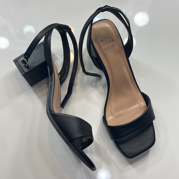 Black a new day short heel square toe size 7.5 - Picture 2 of 4